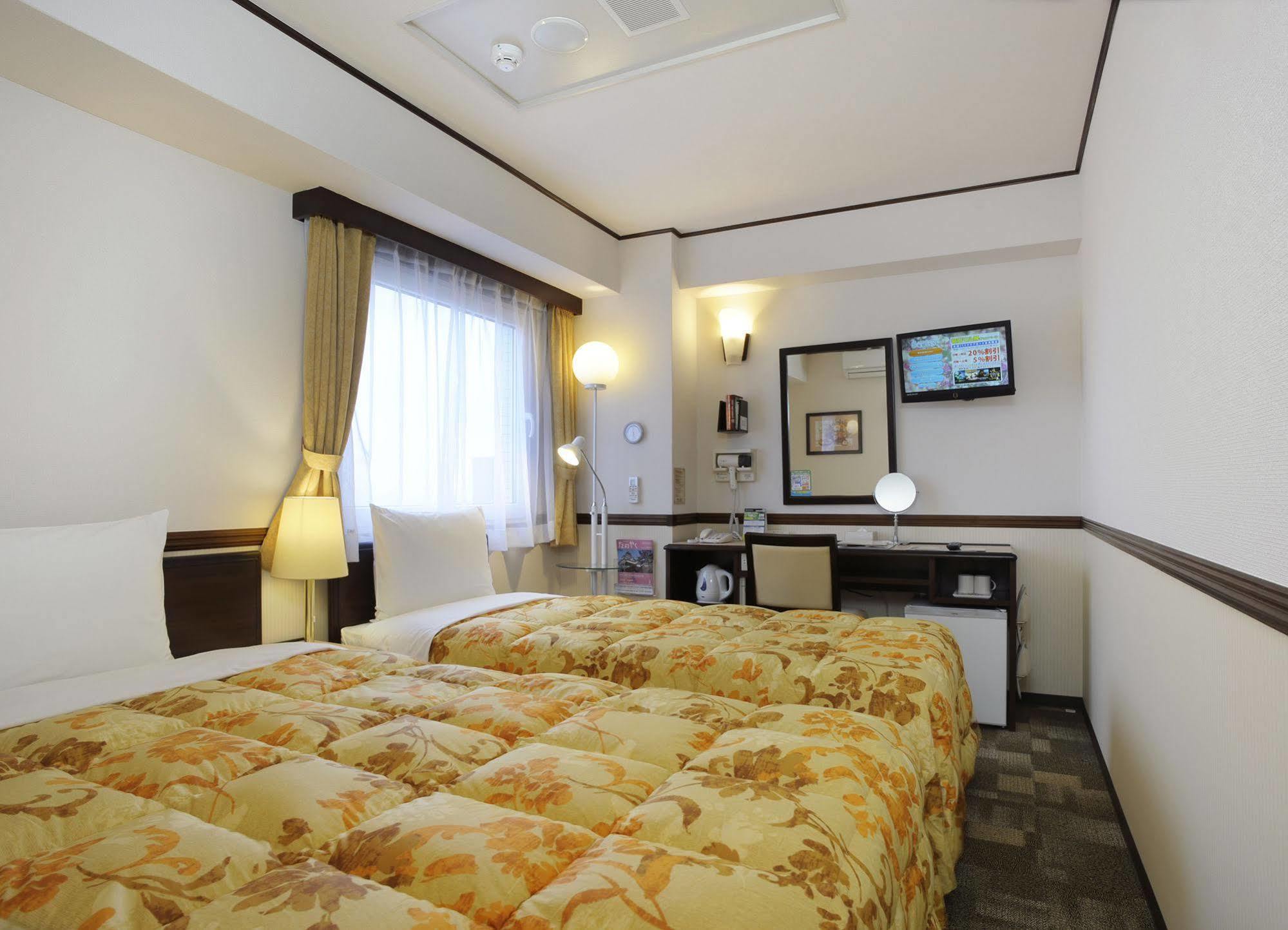 Toyoko Inn Hokkaido Tomakomai Ekimae Buitenkant foto